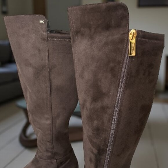 MICHAEL Michael Kors Chocolate Brown Suede Boot - Size 11 M - Picture 6 of 6